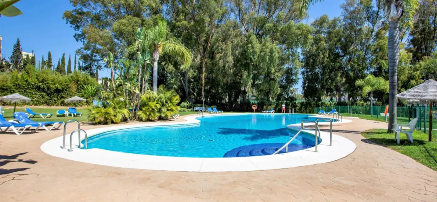 Sale of ground floor apartment in Bahía de Marbella 1