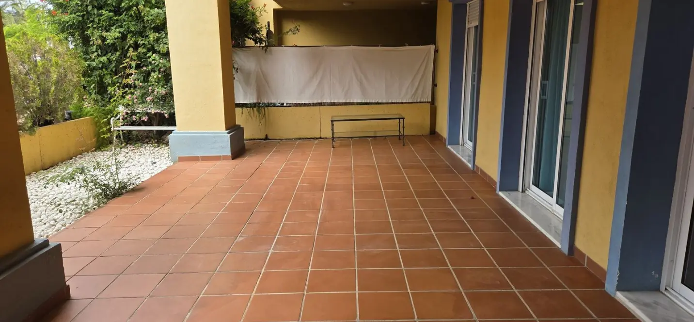 Sale of ground floor apartment in Bahía de Marbella 2