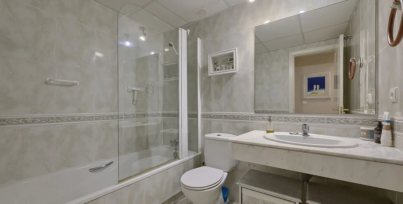 Продажа апартаментов на первом этаже в Bahía de Marbella 23