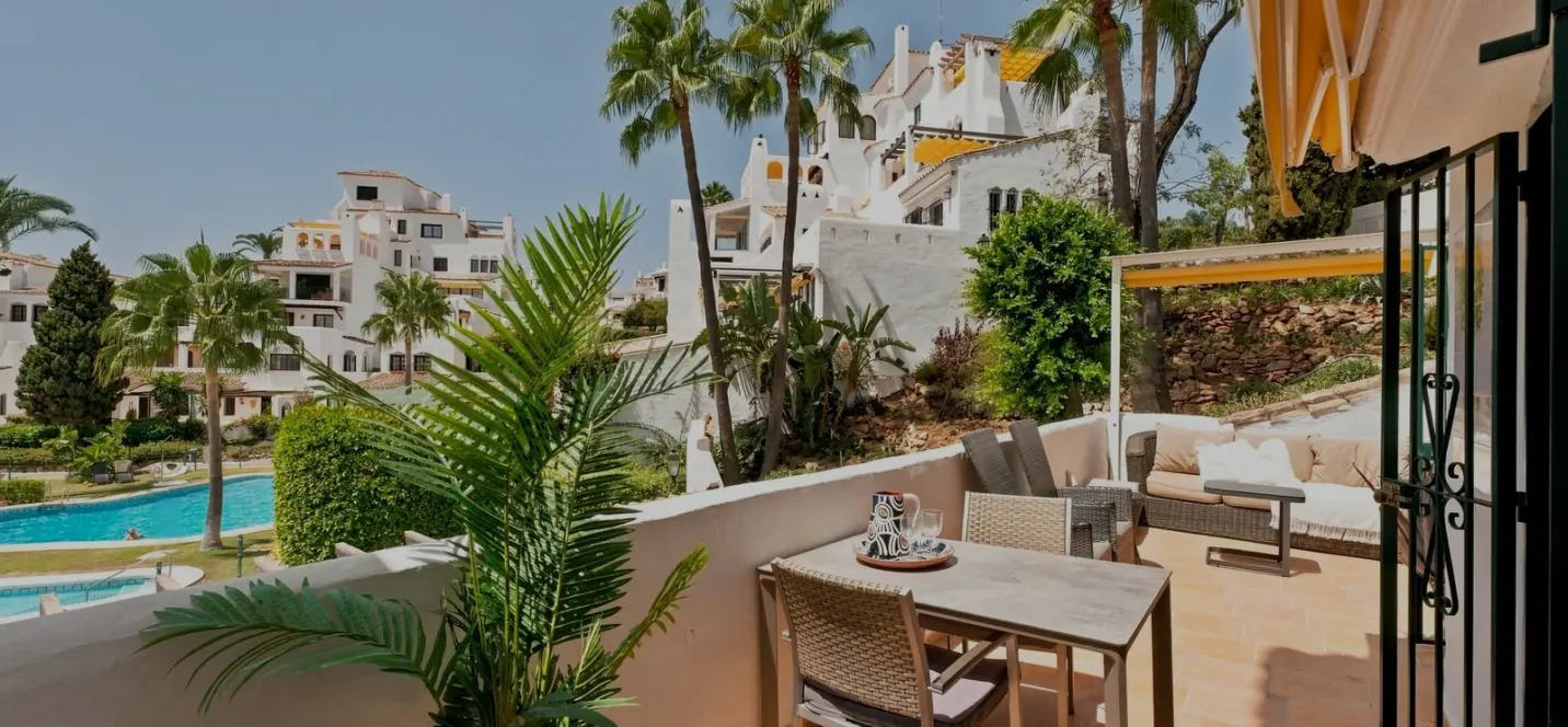Sale of middle floor apartment in Nueva Andalucía 2