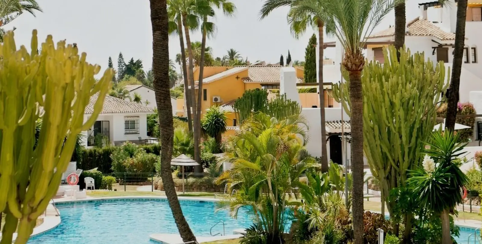 Sale of middle floor apartment in Nueva Andalucía 11