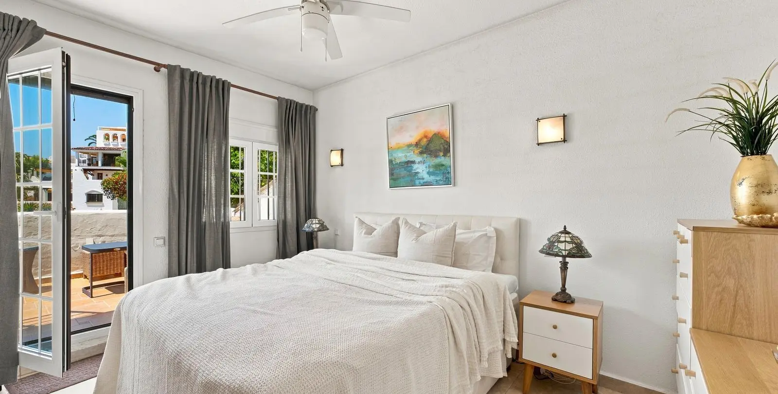 Sale of middle floor apartment in Nueva Andalucía 15