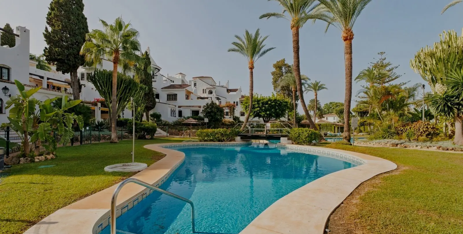 Sale of middle floor apartment in Nueva Andalucía 25