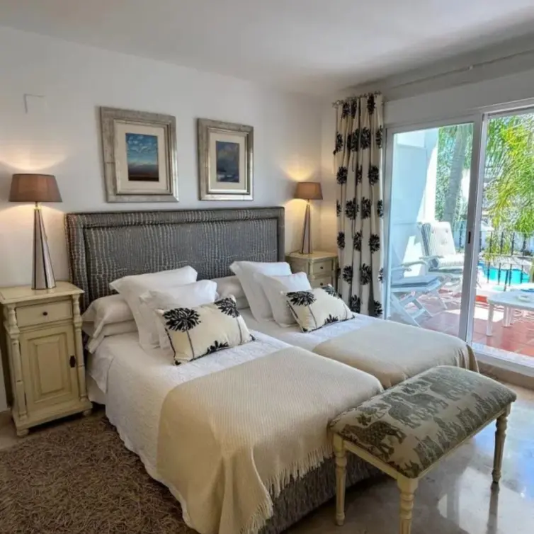 Sale of semi-detached house in Puerto Banús