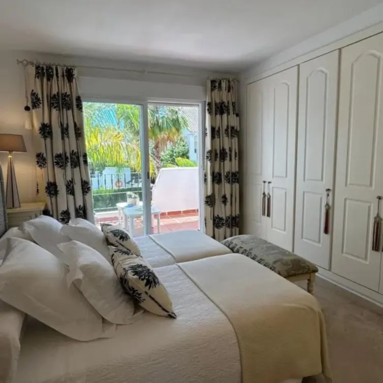 Sale of semi-detached house in Puerto Banús
