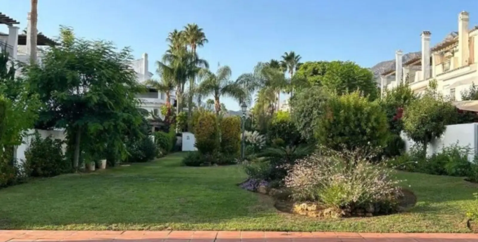 Sale of semi-detached house in Puerto Banús 14