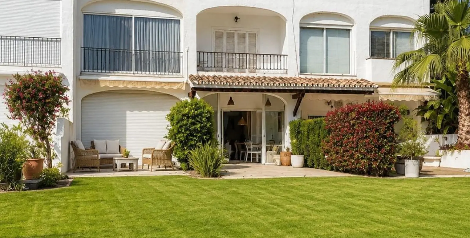 Продажа дома на две семьи в Marbella 2