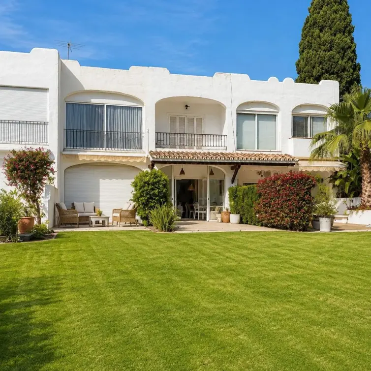 Venta de casa pareada en Marbella