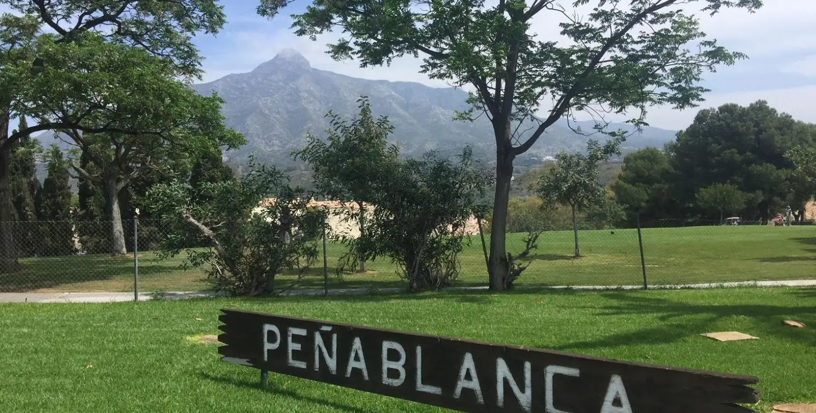 Sale of townhouse in Nueva Andalucía 24