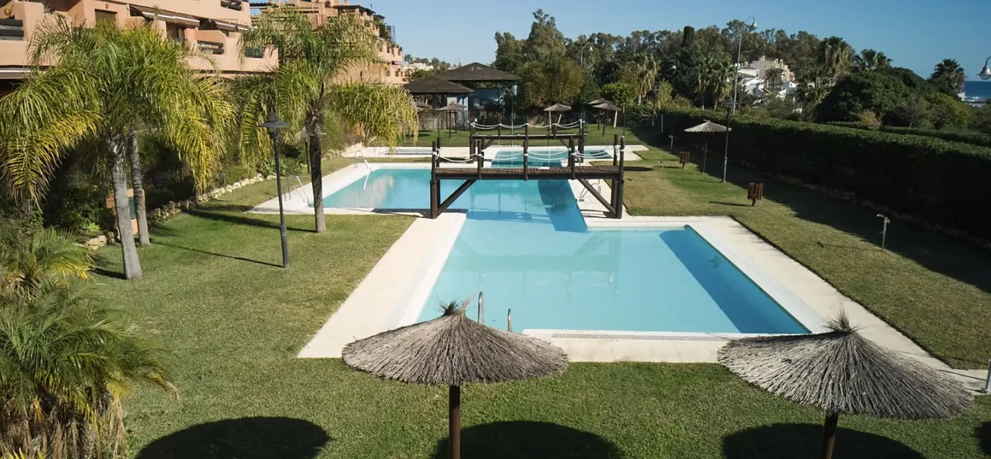 Sale of penthouse duplex in Estepona 1