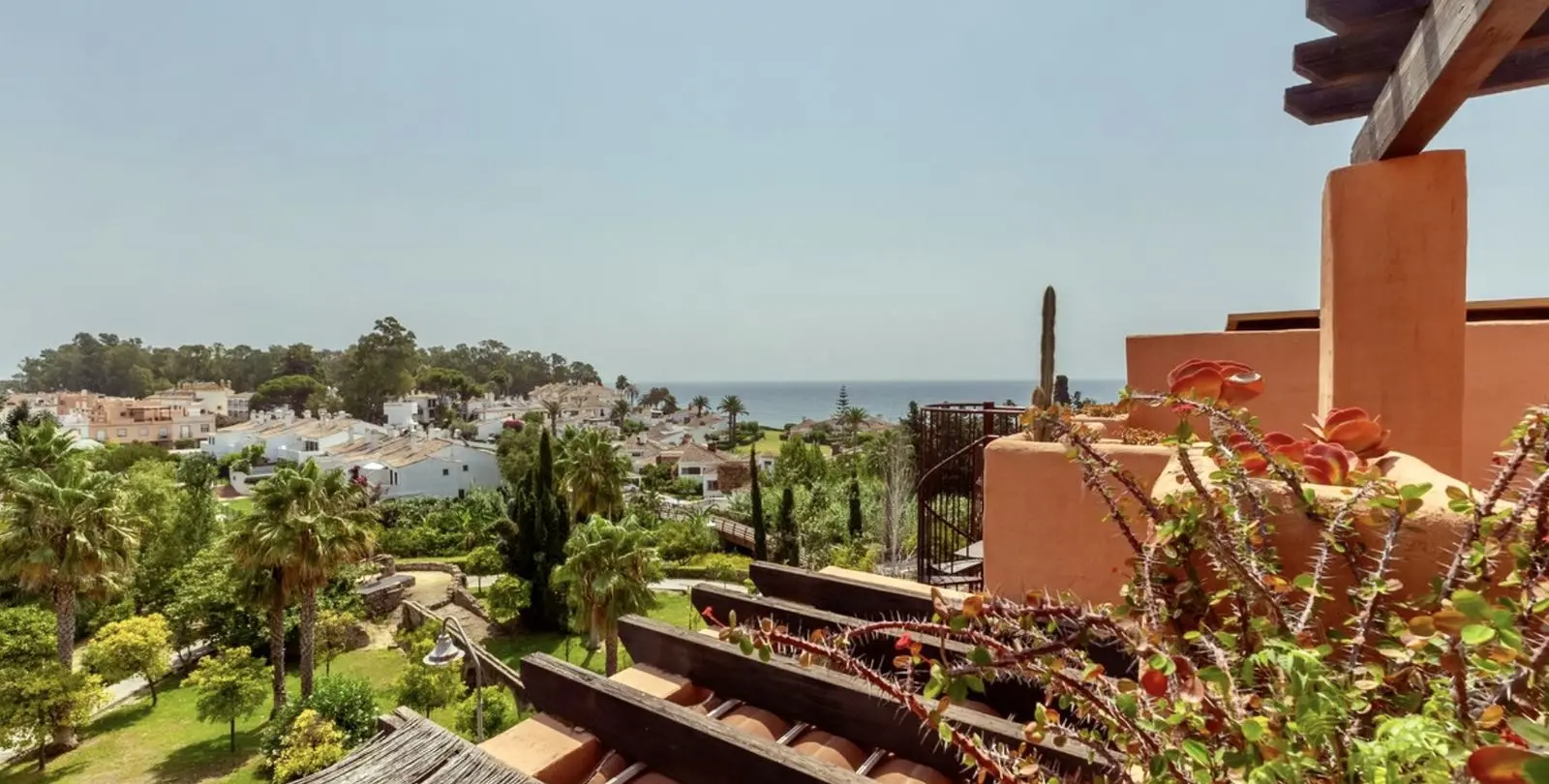 Sale of penthouse duplex in Estepona 3