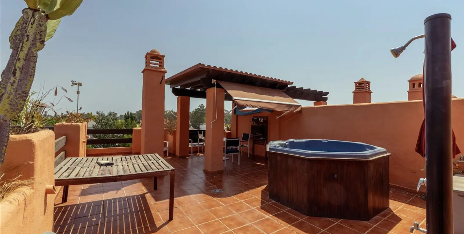 Sale of penthouse duplex in Estepona 4