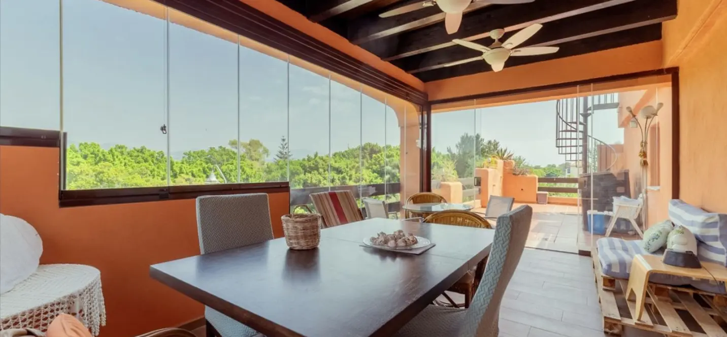 Sale of penthouse duplex in Estepona 4