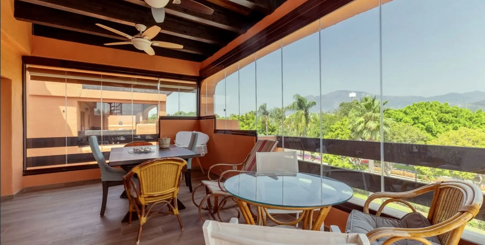 Sale of penthouse duplex in Estepona 6