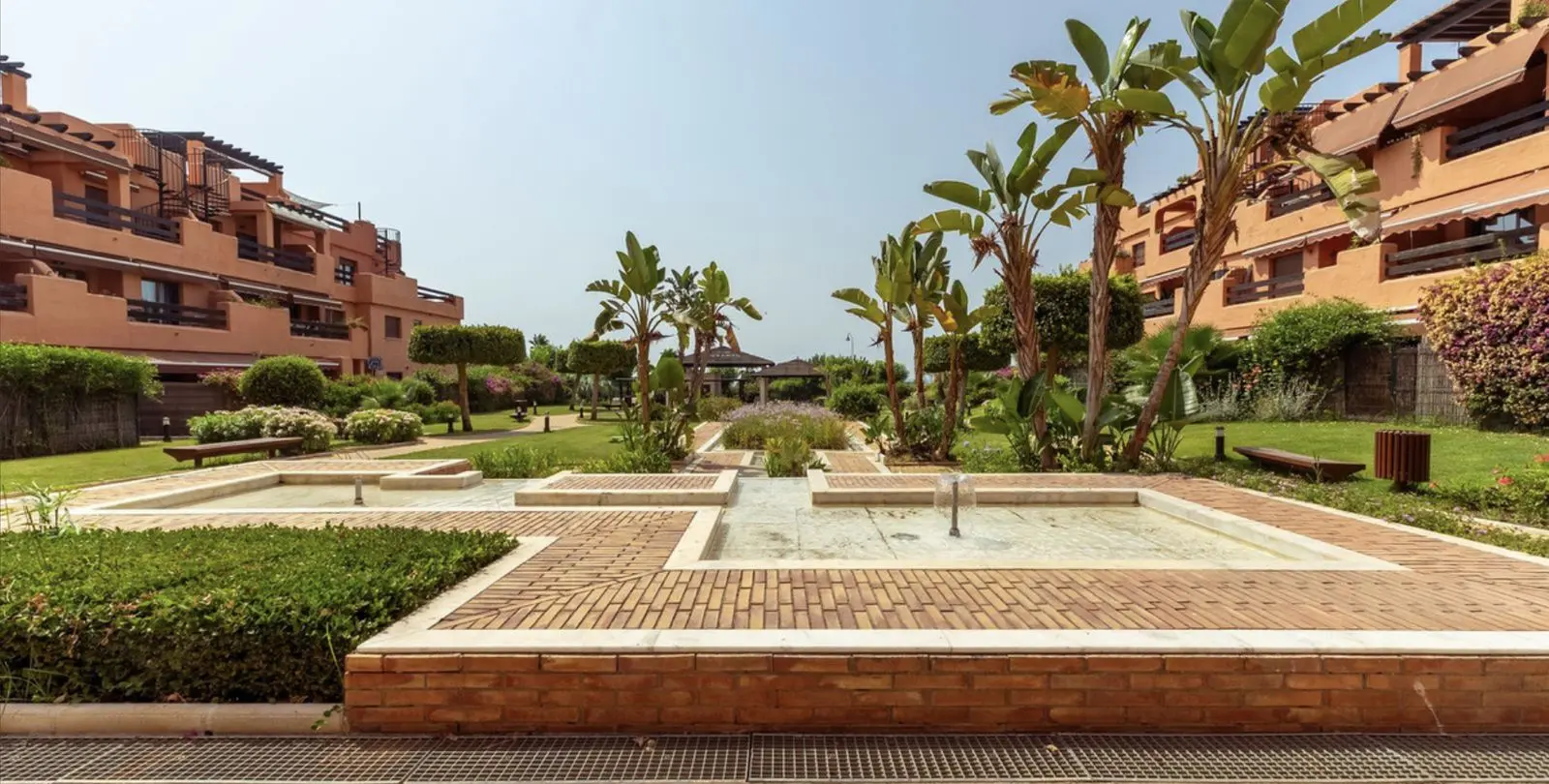 Sale of penthouse duplex in Estepona 19