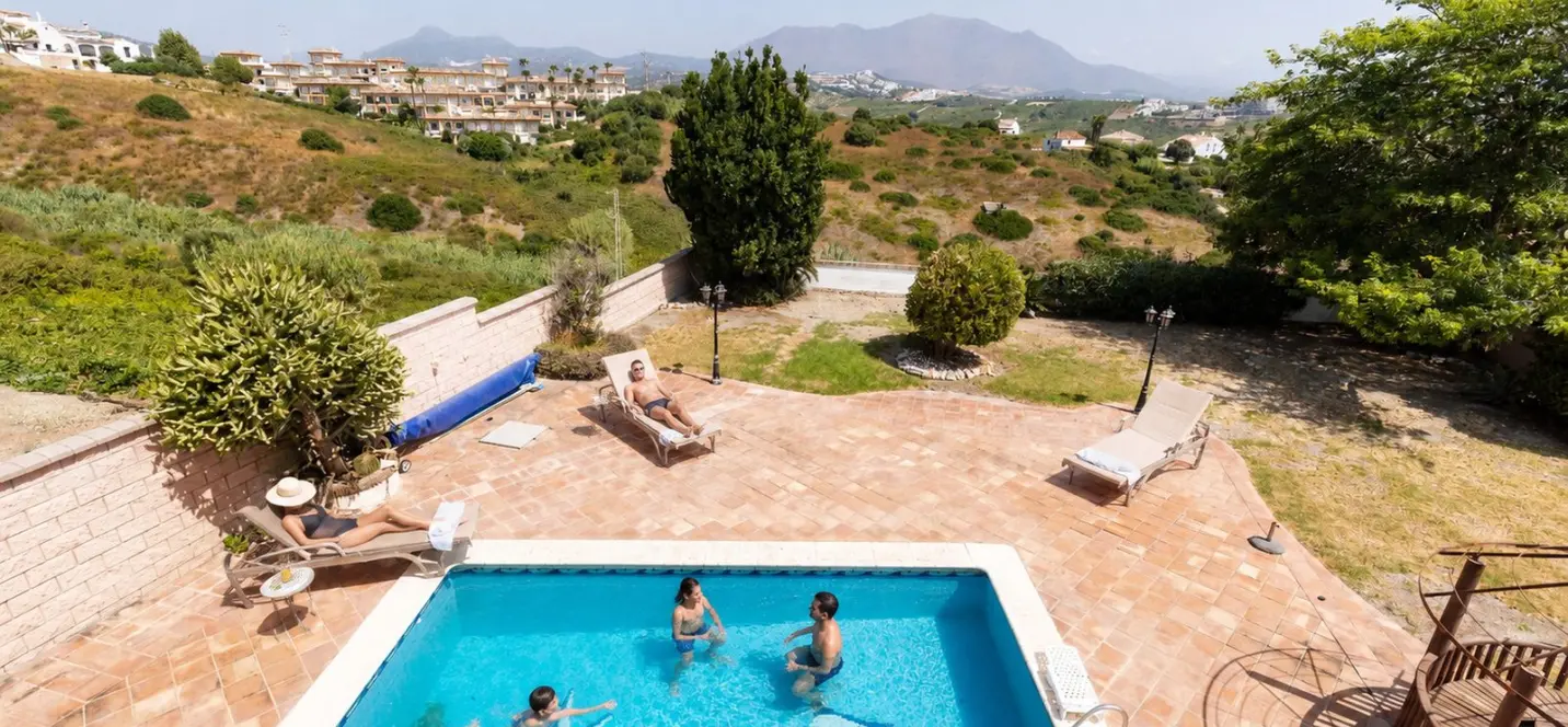 Sale of detached villa in Manilva 0