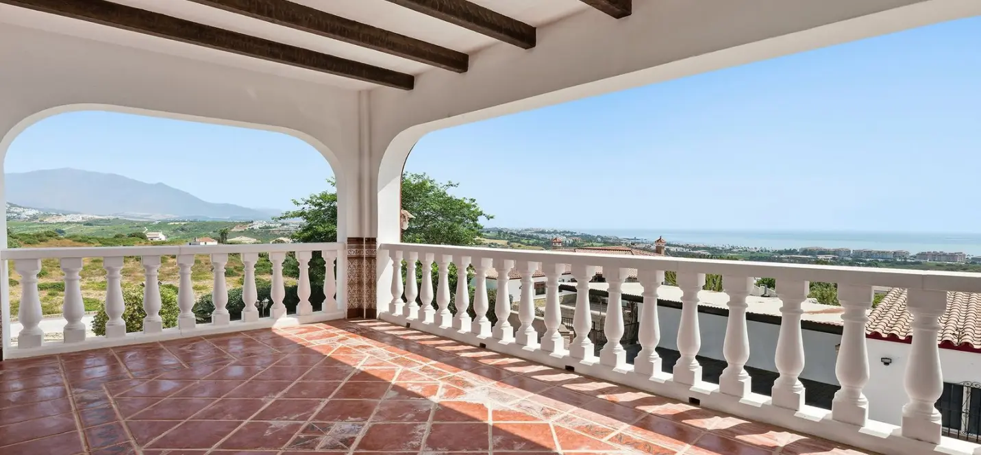 Sale of detached villa in Manilva 4