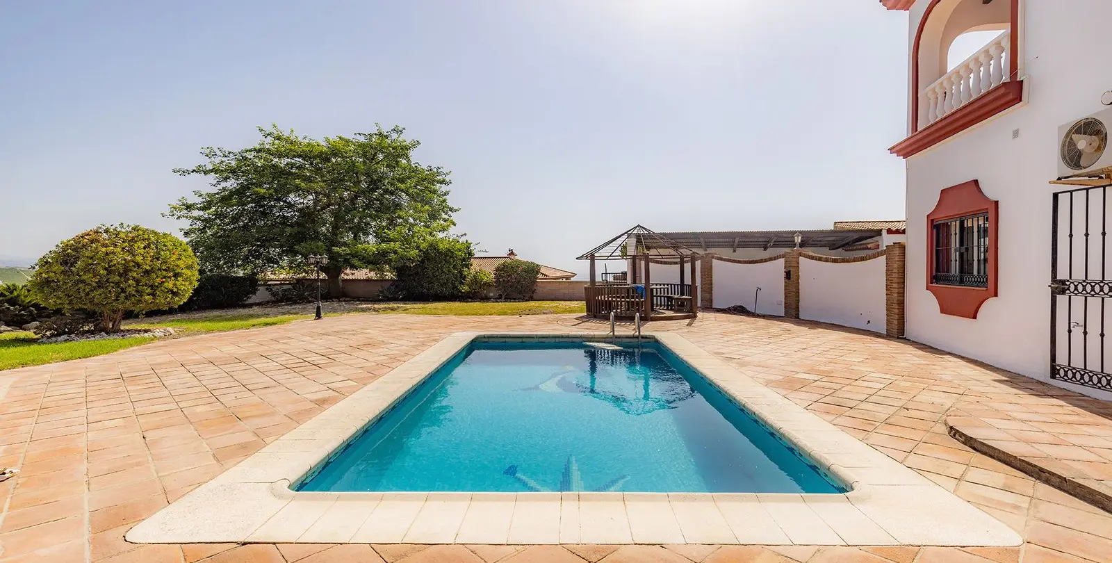 Sale of detached villa in Manilva 16