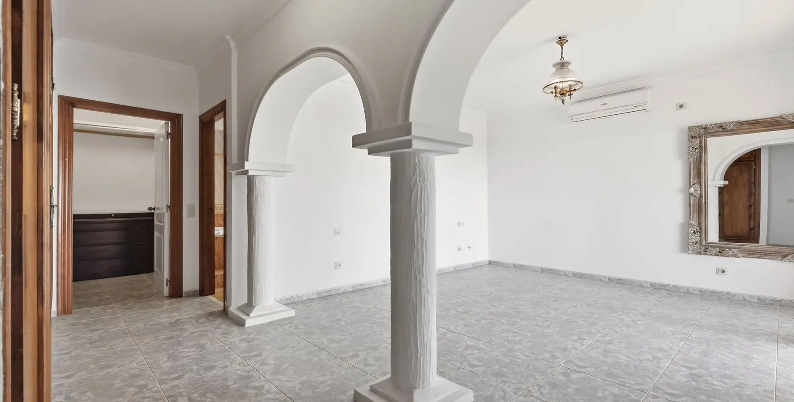 Sale of detached villa in Manilva 24