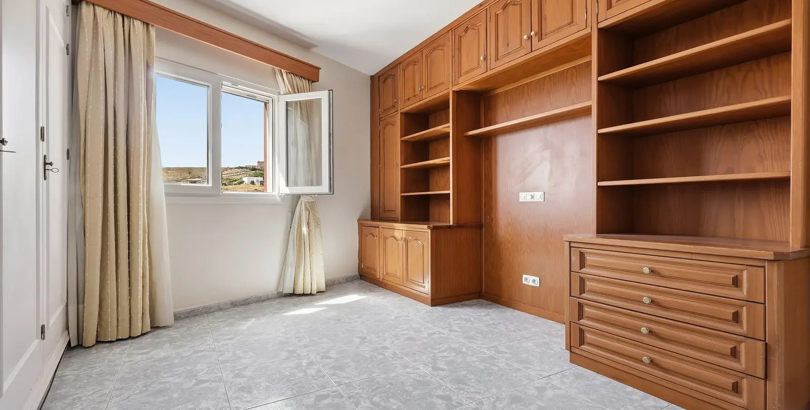 Sale of detached villa in Manilva 30