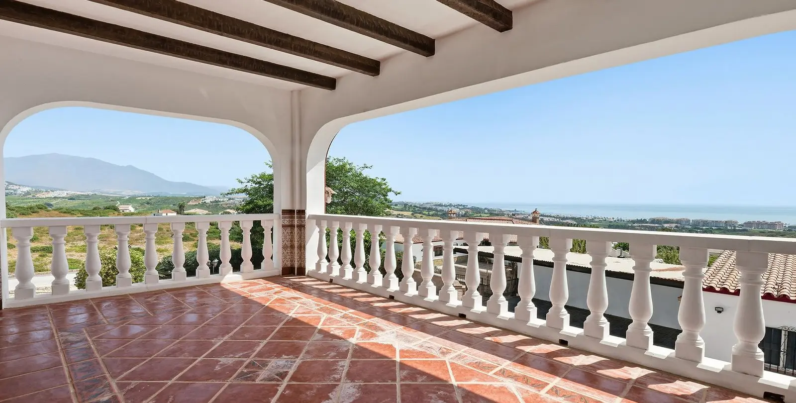Sale of detached villa in Manilva 50