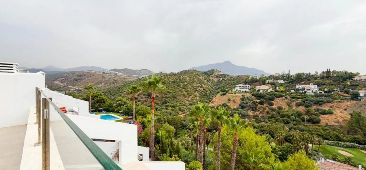 Sale of penthouse in La Quinta 0
