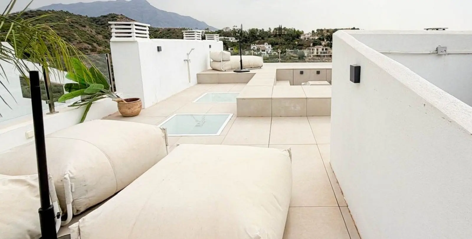 Sale of penthouse in La Quinta 24