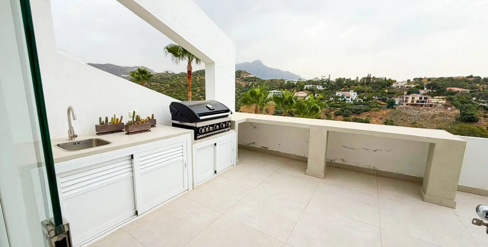 Sale of penthouse in La Quinta 25