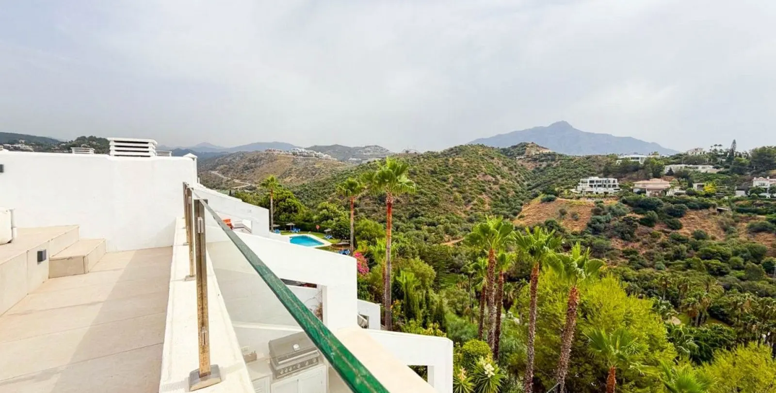 Sale of penthouse in La Quinta 36