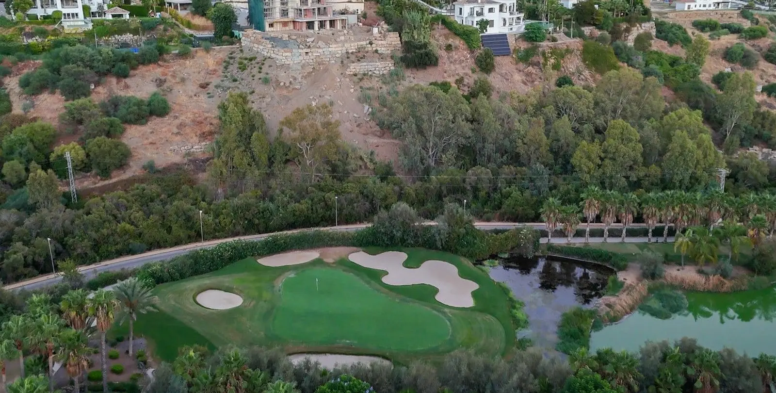 Sale of penthouse in La Quinta 29