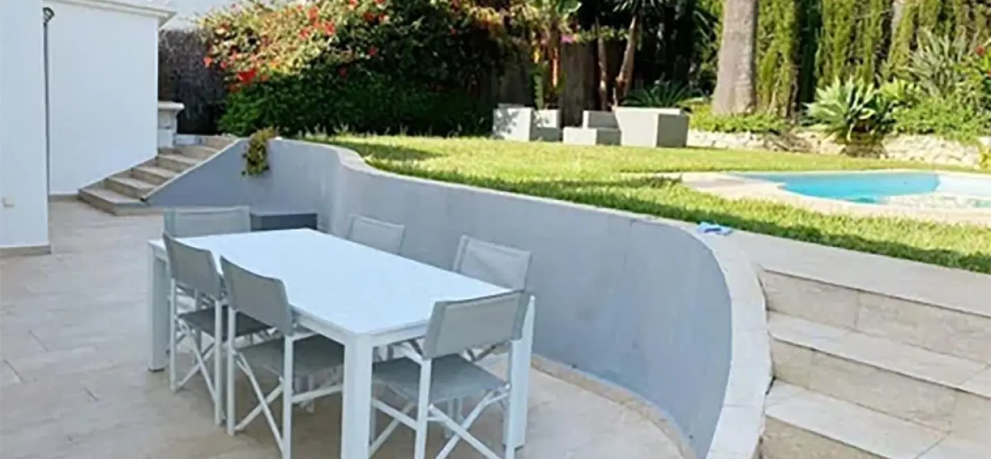 Sale of detached villa in Nueva Andalucía 1