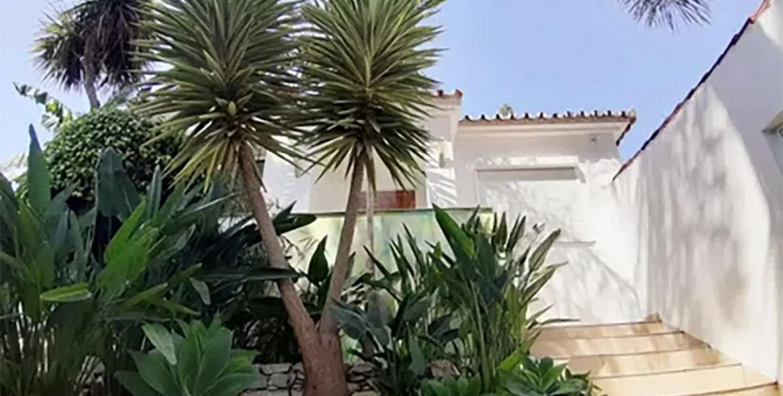 Продажа  отдельно стоящей виллы в Nueva Andalucía 3