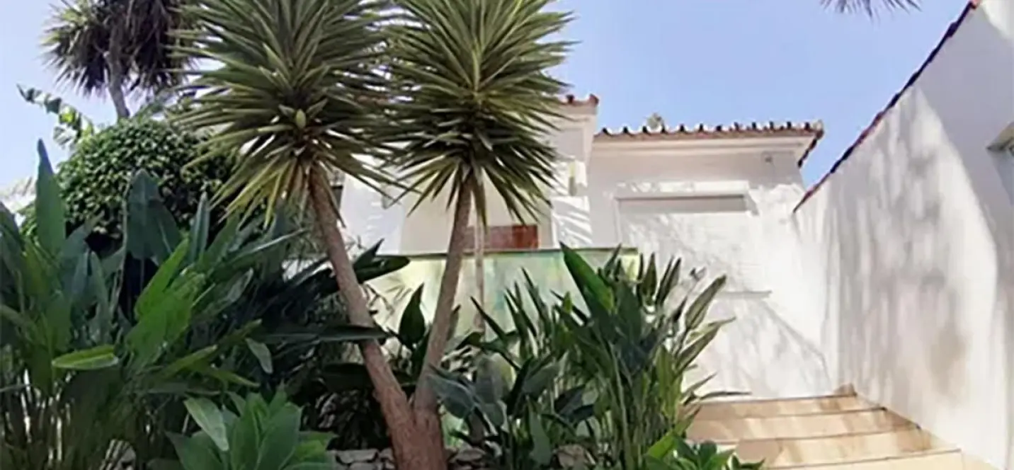 Sale of detached villa in Nueva Andalucía 2
