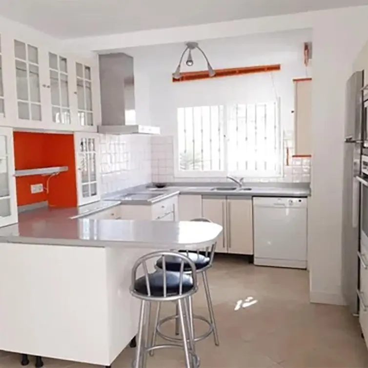 Venta de villa independiente en Nueva Andalucía