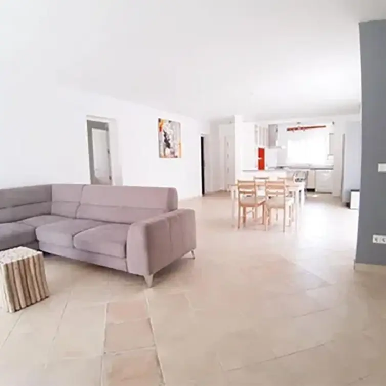 Venta de villa independiente en Nueva Andalucía