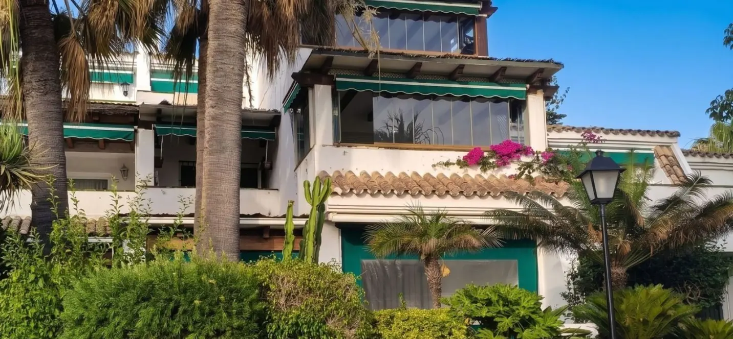 Sale of duplex in Las Chapas 3