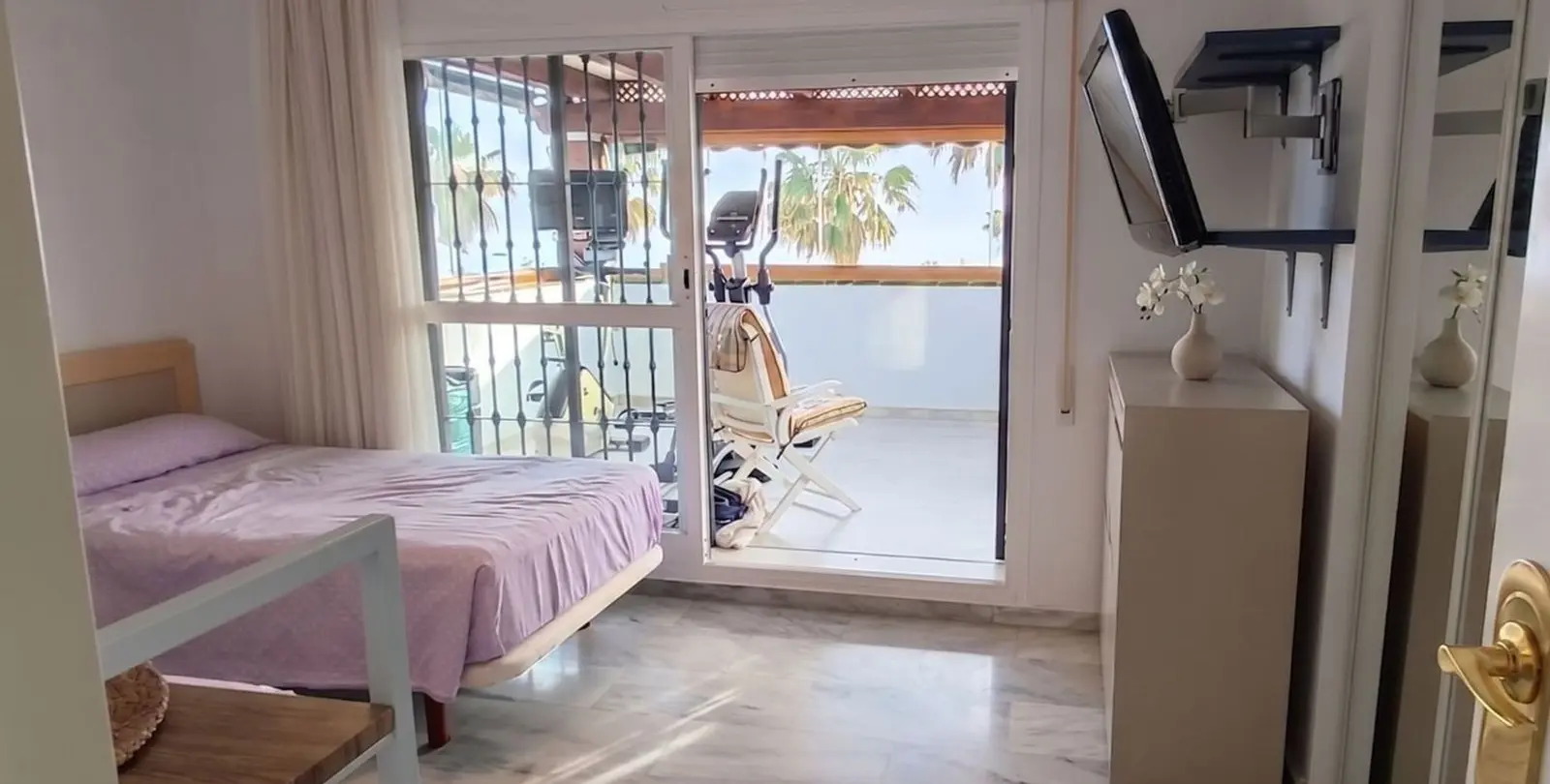 Sale of duplex in Las Chapas 9