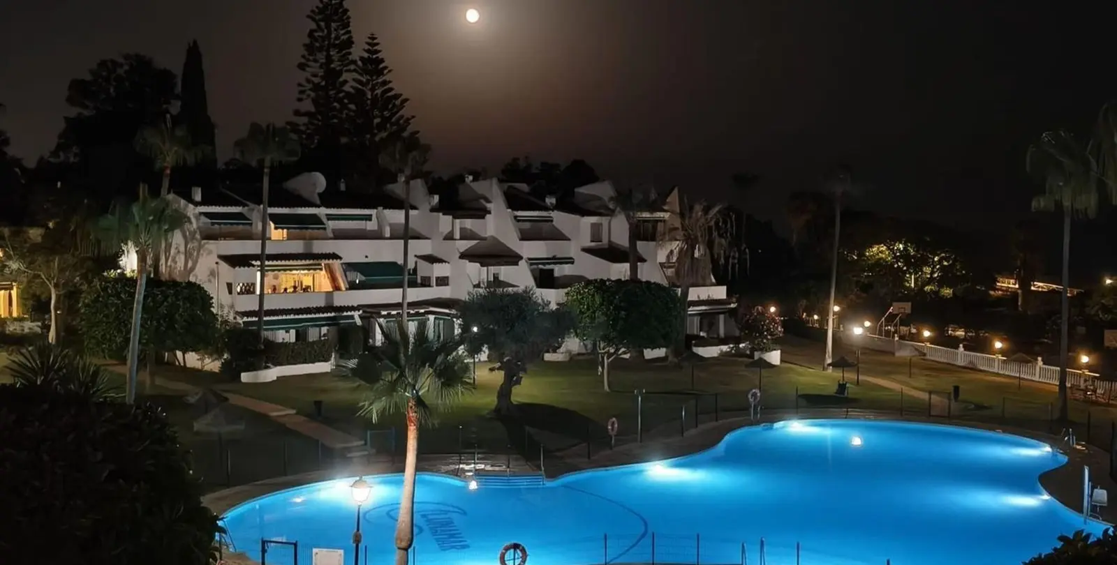 Sale of duplex in Las Chapas 13