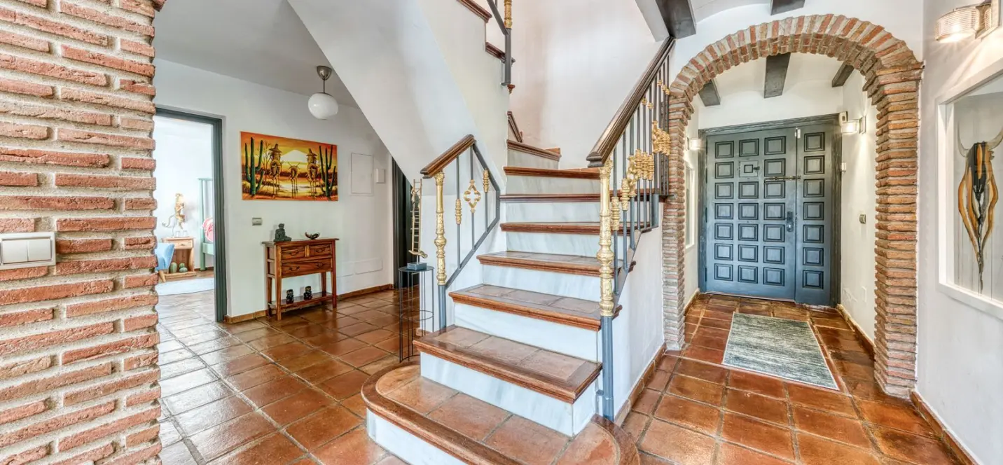 Sale of detached villa in Casares Playa 4