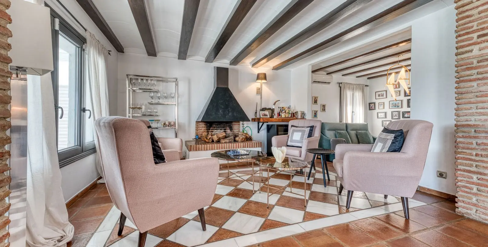 Sale of detached villa in Casares Playa 15