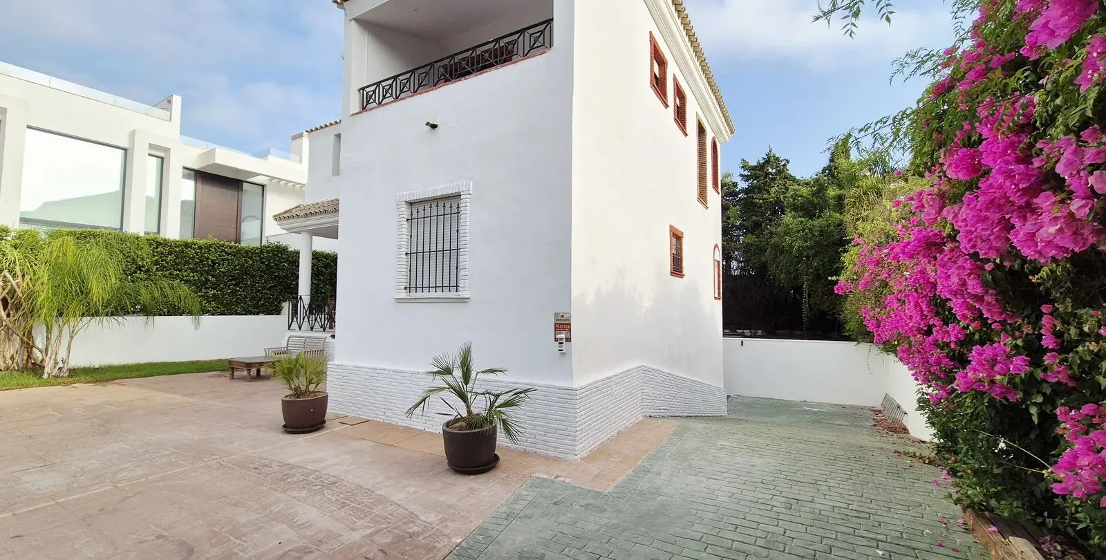 Sale of detached villa in Guadalmina Baja 4