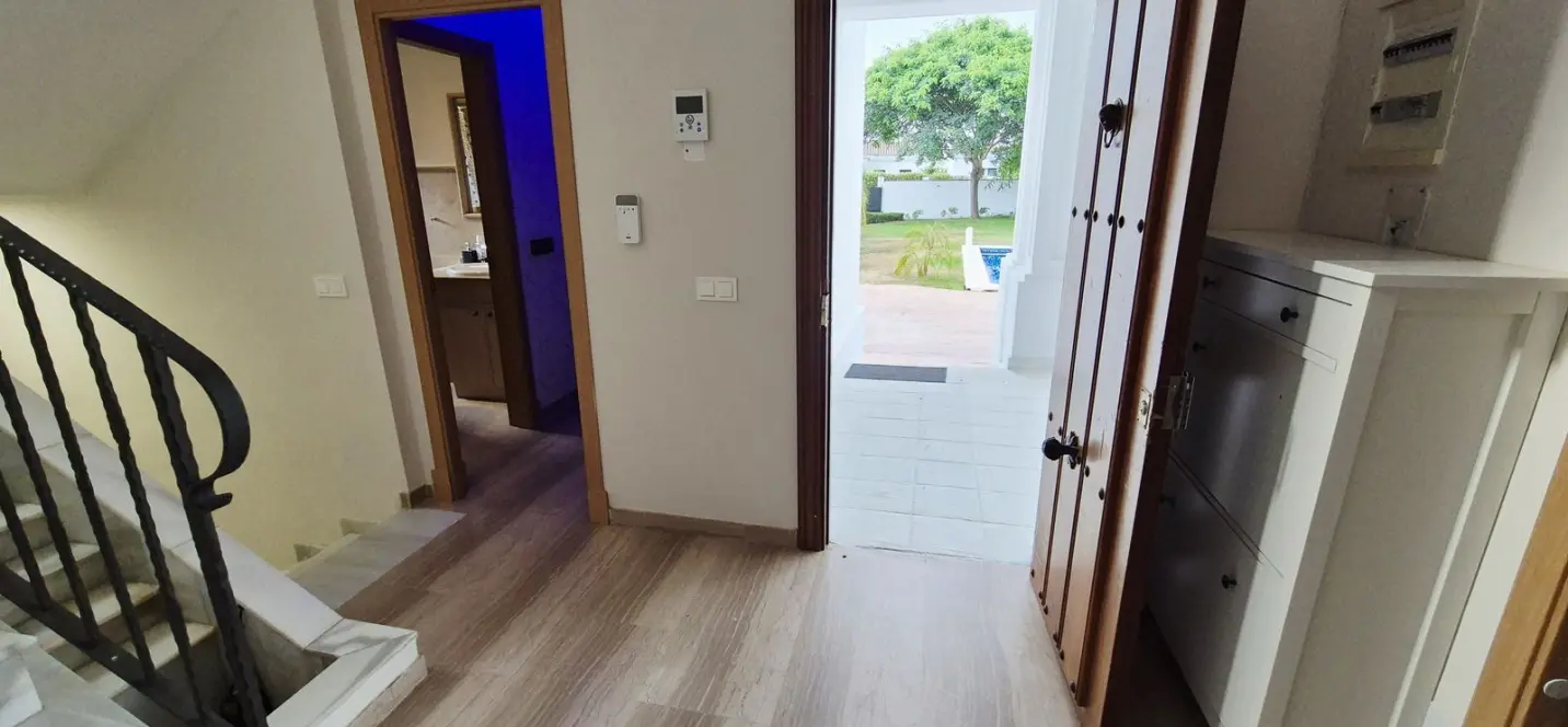 Sale of detached villa in Guadalmina Baja 4