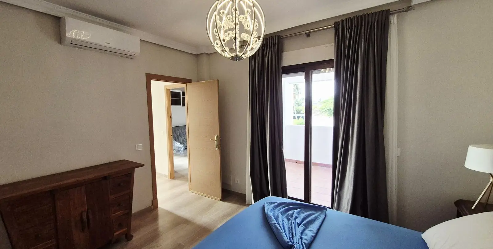 Sale of detached villa in Guadalmina Baja 11