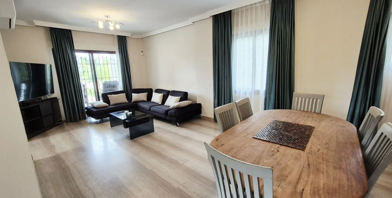 Sale of detached villa in Guadalmina Baja 30