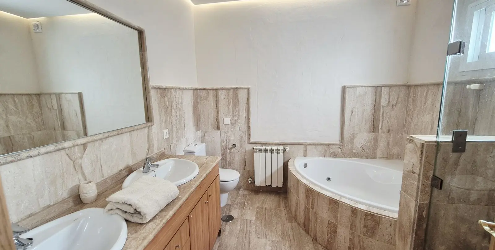 Sale of detached villa in Guadalmina Baja 57