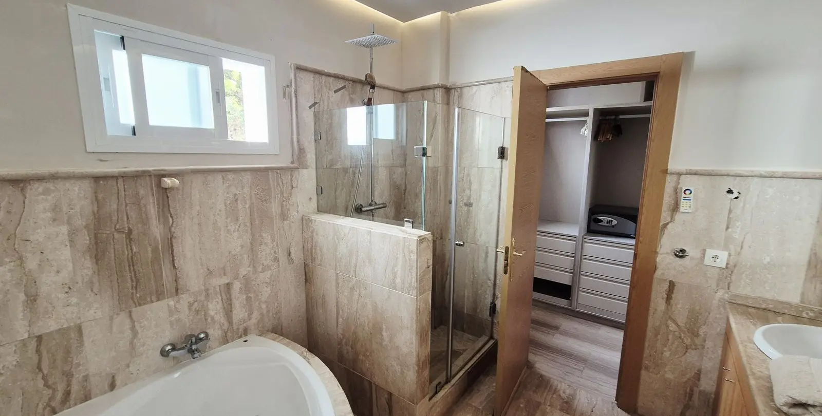 Sale of detached villa in Guadalmina Baja 61