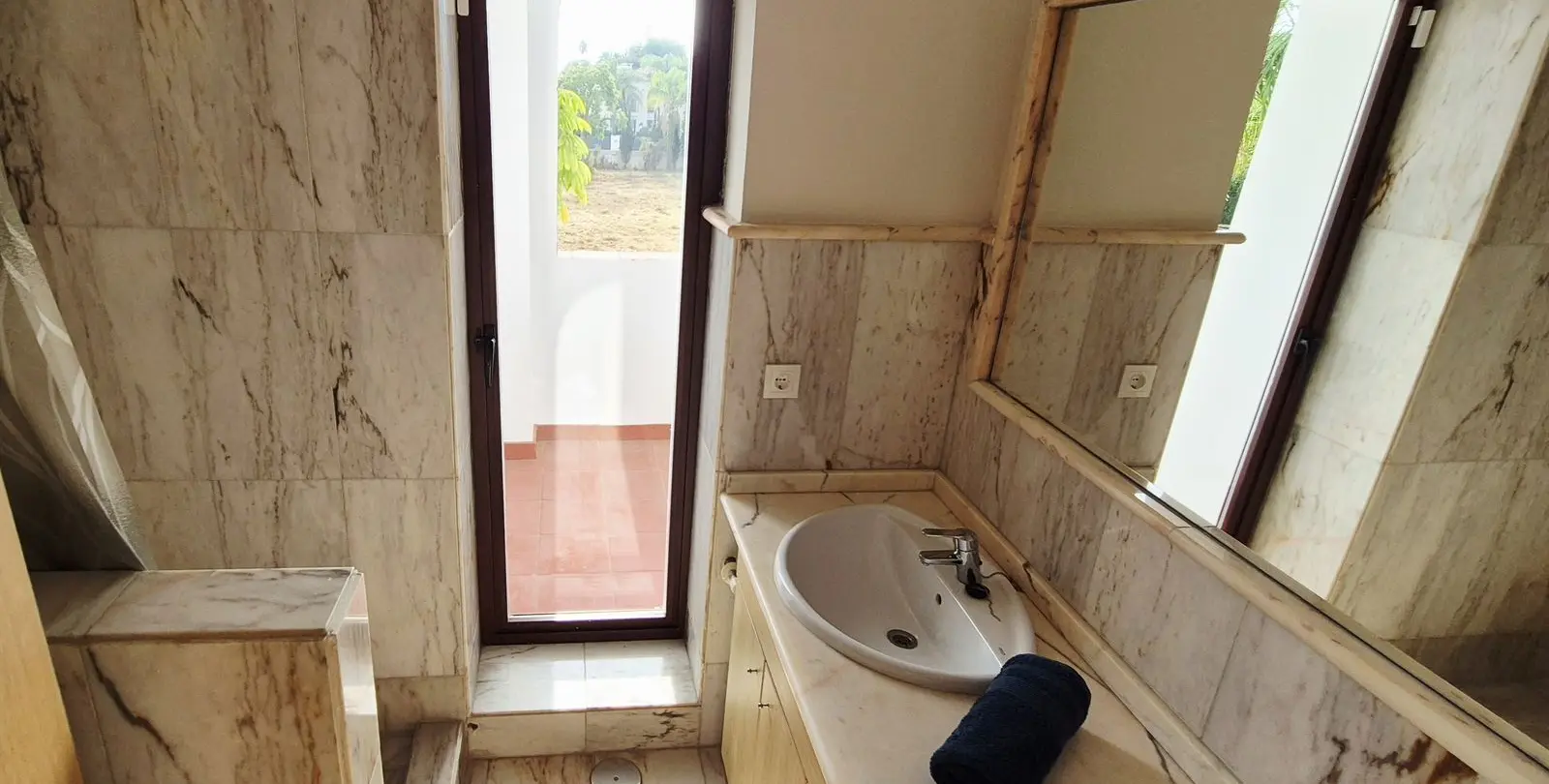 Sale of detached villa in Guadalmina Baja 76