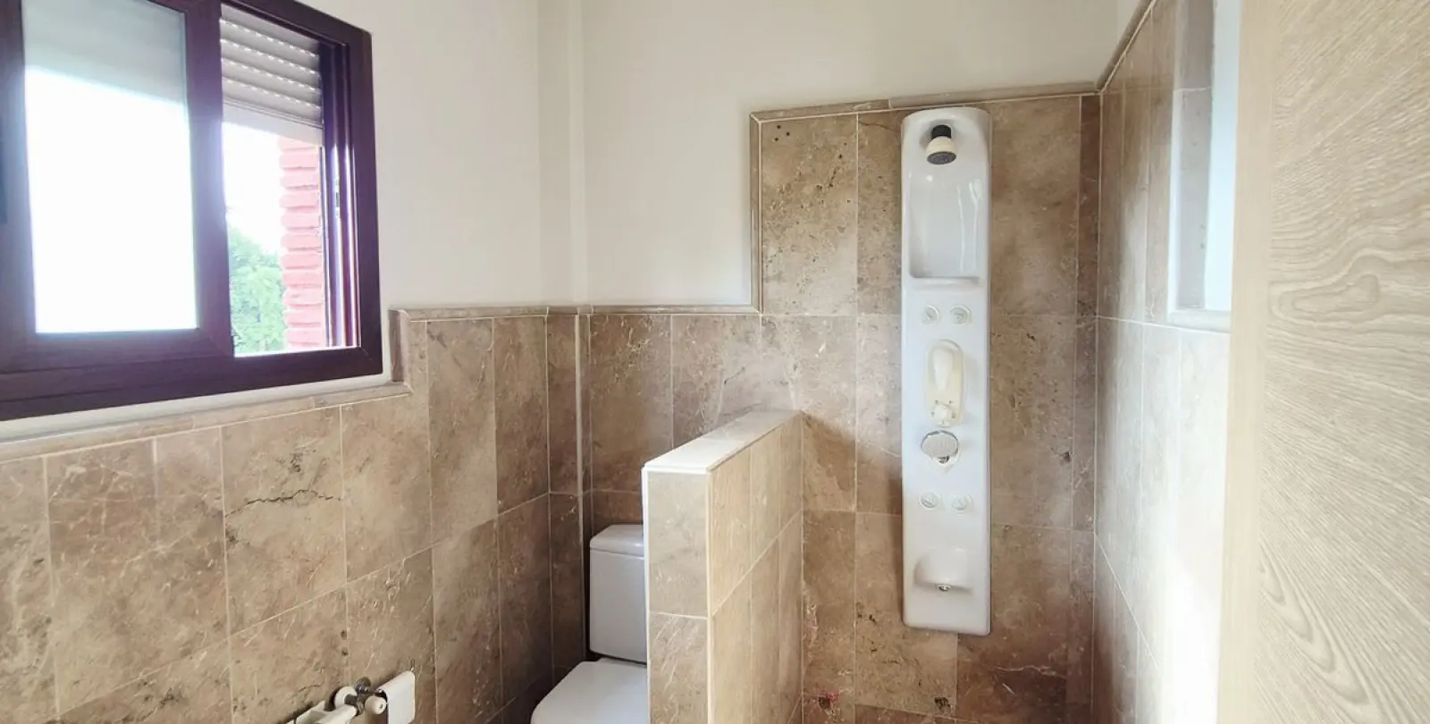 Sale of detached villa in Guadalmina Baja 81