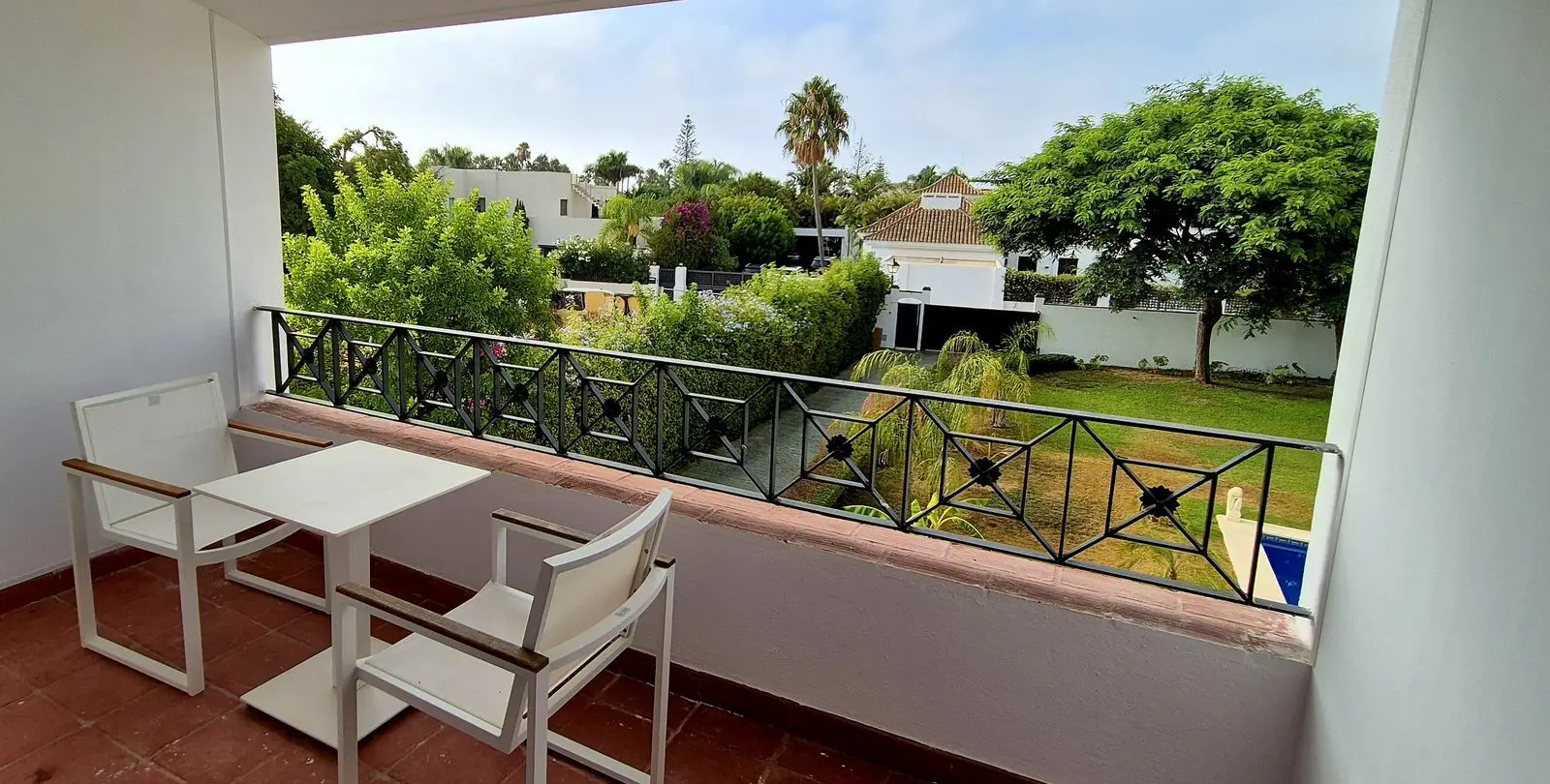 Sale of detached villa in Guadalmina Baja 86