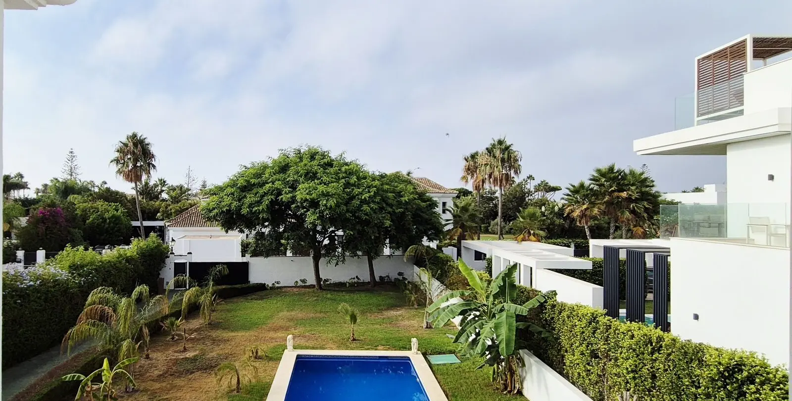 Sale of detached villa in Guadalmina Baja 92